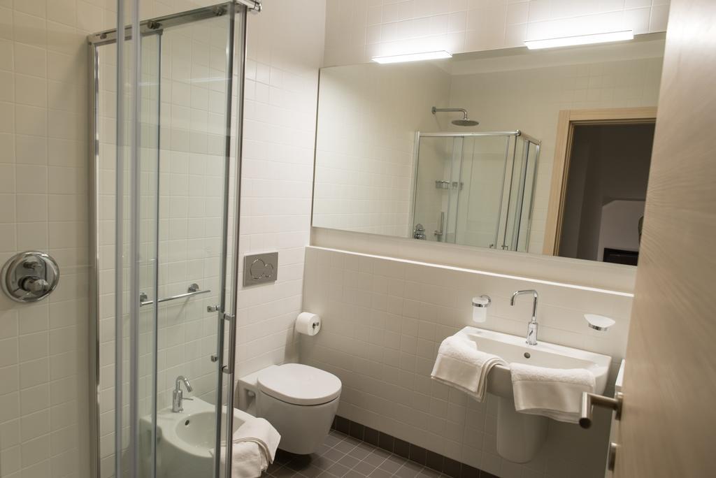 Apartamento Residenza Luigina Varenna Habitación foto